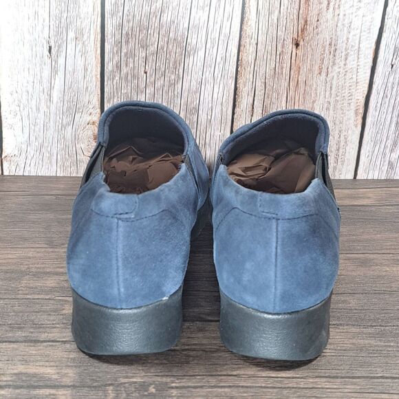 Clarks Daelyn Monarch Blue Suede Slip on Casual Loafer Shoe Women's Size 9.5 W - Picture 4 of 9
